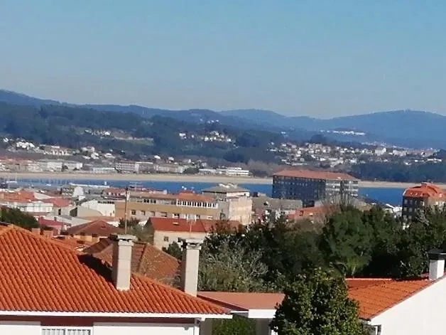 Atico En Ria De Arousa アパート リベイラ